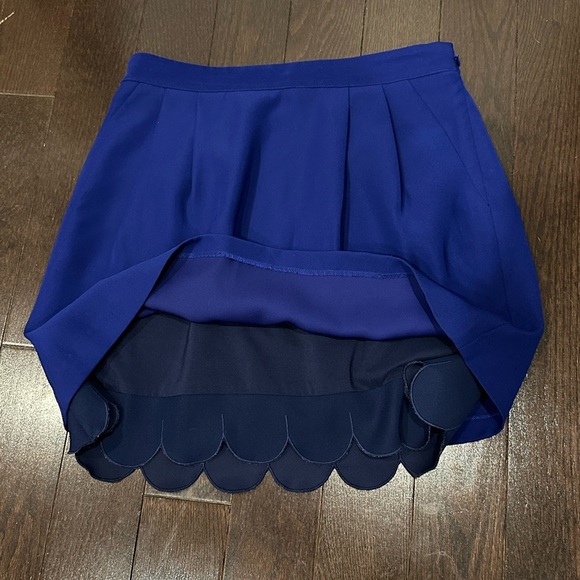 ⚡️2/$25⚡️Club Monaco Royal Blue Mini Skirt Scalloped Detail Size 2 Parisian Chic - Picture 3 of 11
